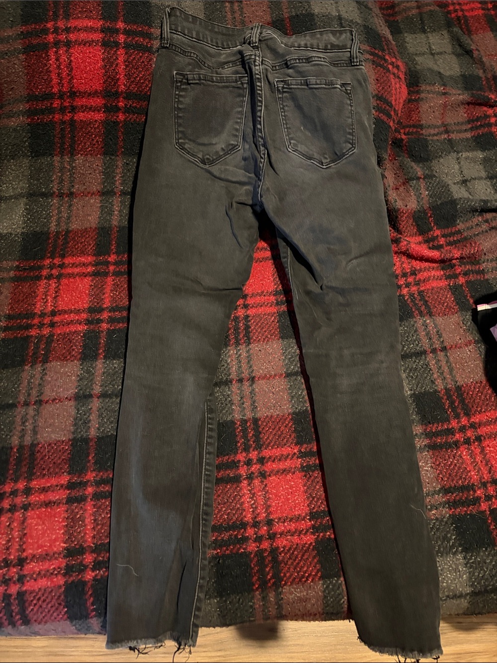 Women's Black Distressed Skinny Jeans